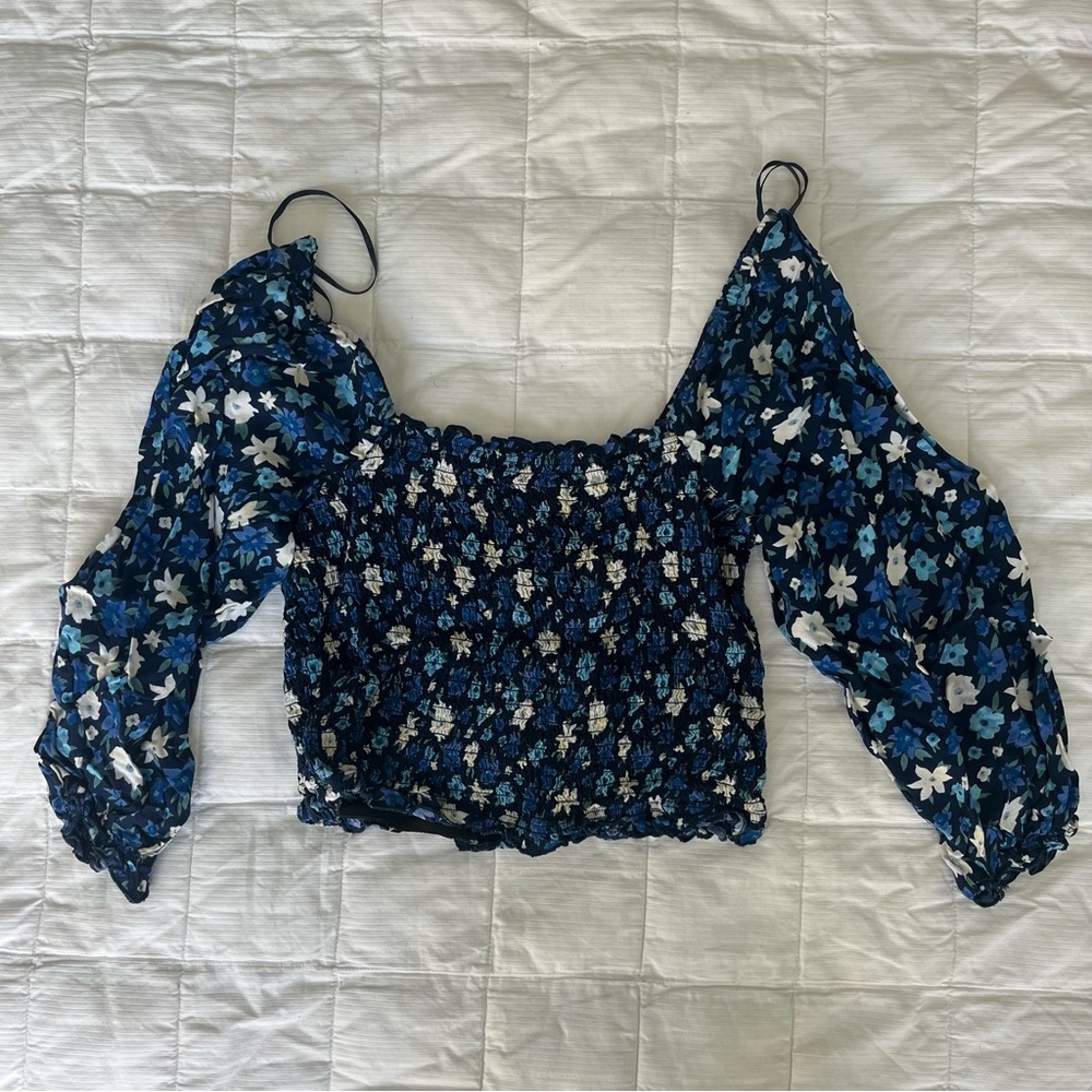 Off the shoulder blue flower crop top